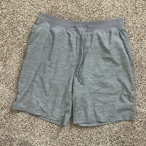 Men’s Lululemon Shorts - Picture 1 of 2